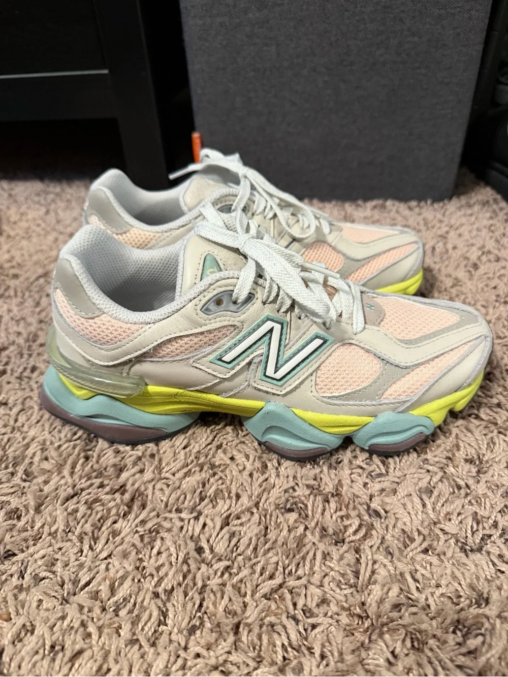 New Balance 9060 women’s size 6, Never worn